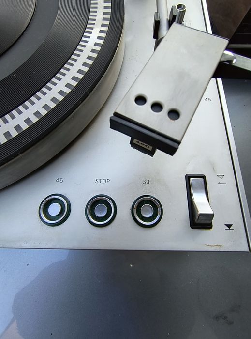 Грамофон и усилвател Philips, ретро