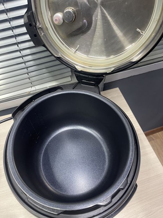 Мультиварка-скороварка Redmond RMC-PM504