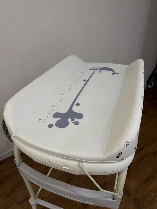 Пеленальный столик