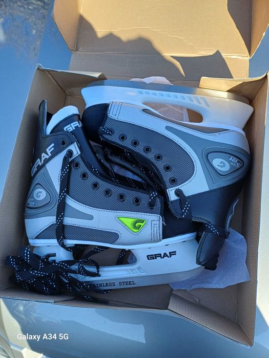 Коньки, хоккейная экипировка