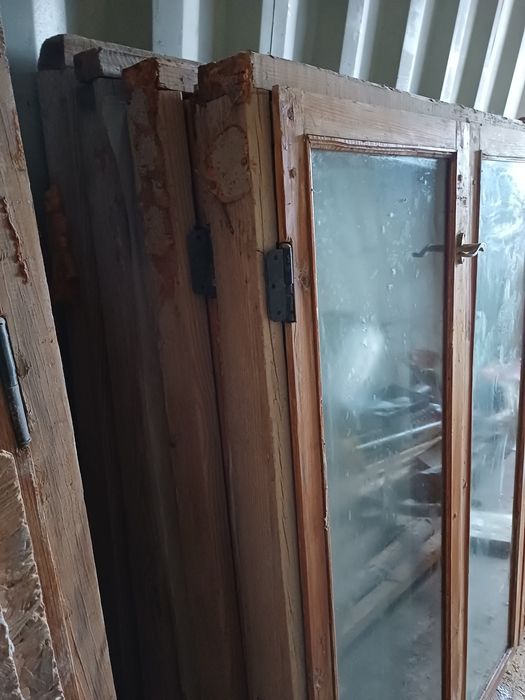 Окно из деревьянный