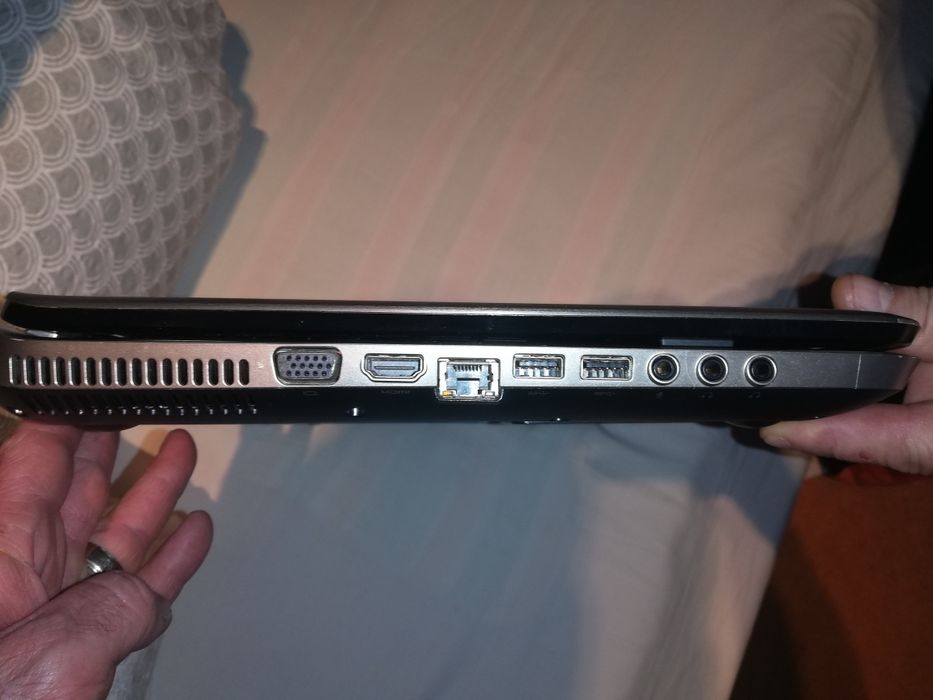 Vand laptop hp pavilion dv7 intel core i7-2670qm  2.20ghz 8gb ram