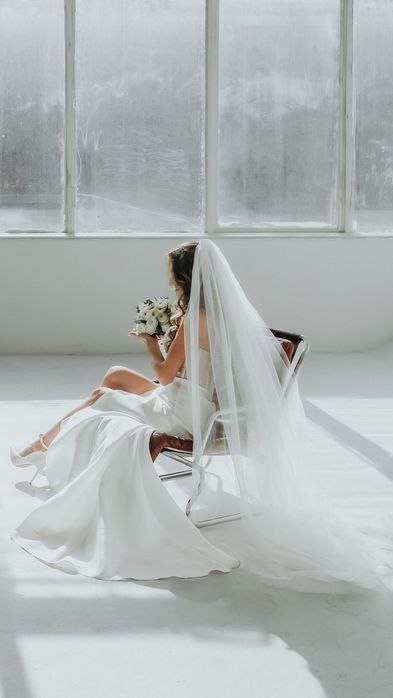 Сватбена рокля + дълъг воал подарък