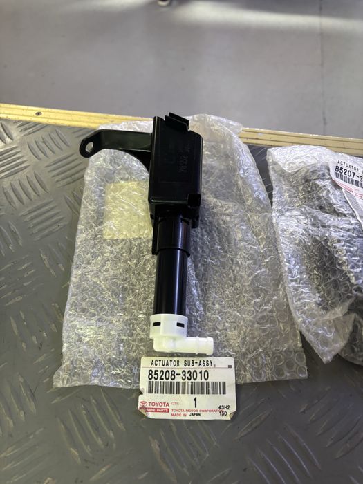 Омыватель фар камри 40-45 оригинал