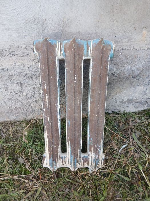 Продам чугунный батарея