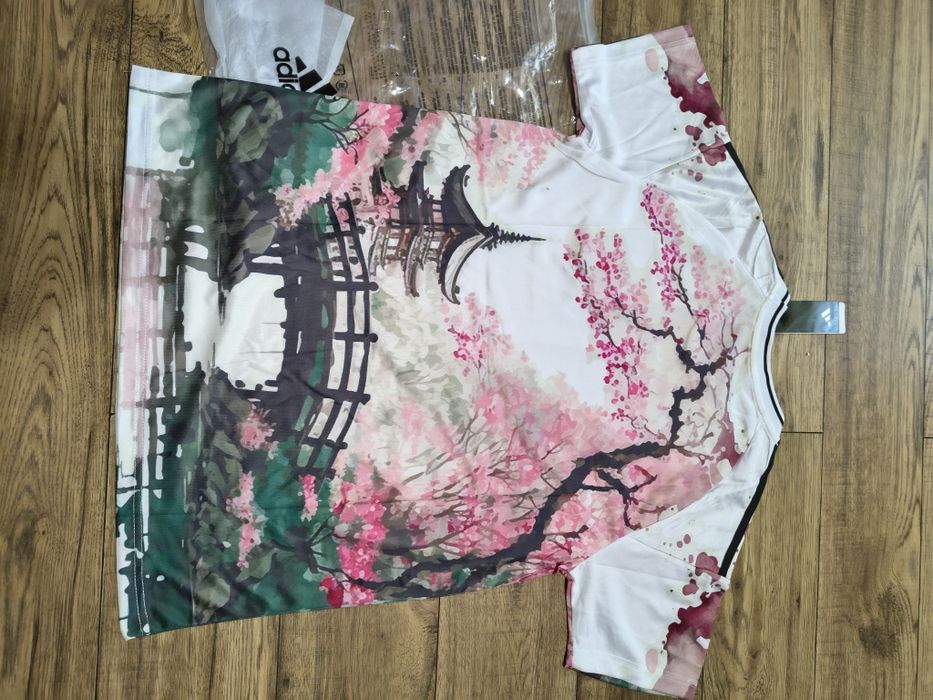 Vând tricou Adidas Jsy