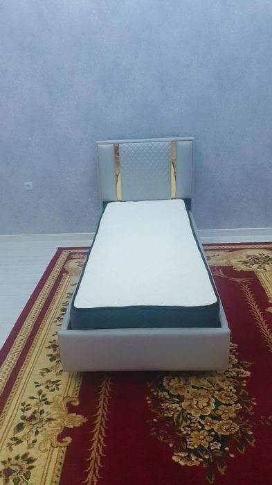 Кравать   новый     +матрас     новый   2.00×80