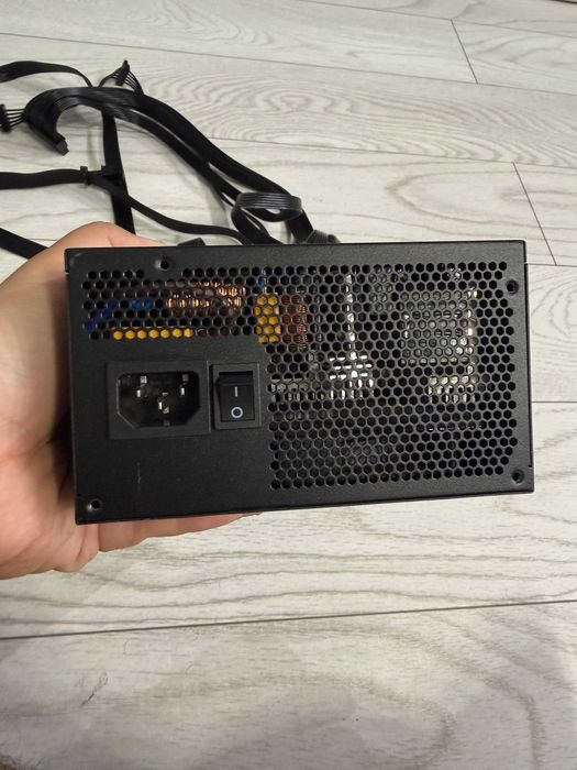 Sursa GIGABYTE UD750GM 750W, 80 Plus Gold, Full Modulara, Negru