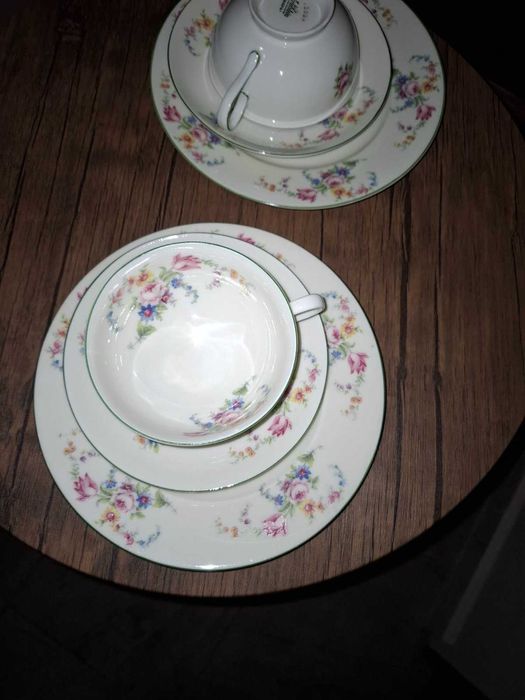 Тройни порцеланови сетове