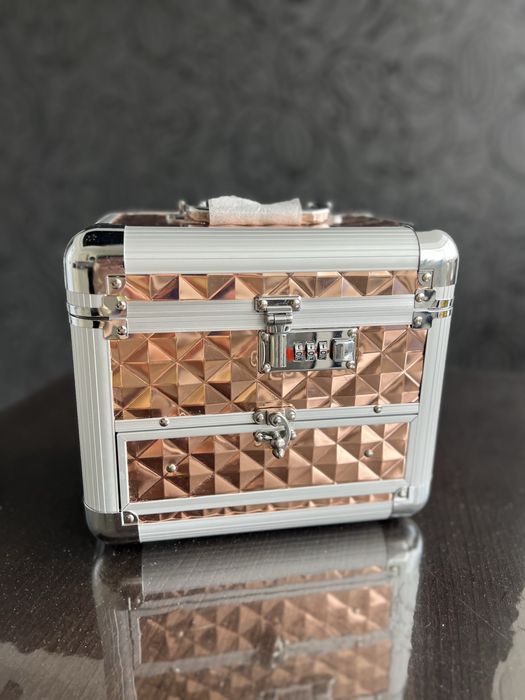 Шкатулка для украшений новая