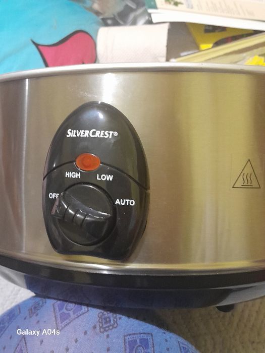 Vând 2 oale electrice noi