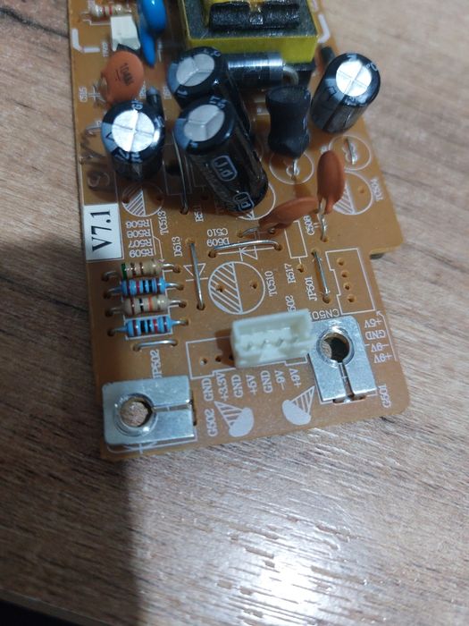 Блок питания на 9 и 5 вольт