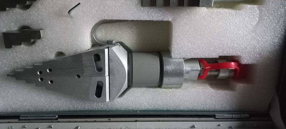 Разгонщик и выравниватель флянцев