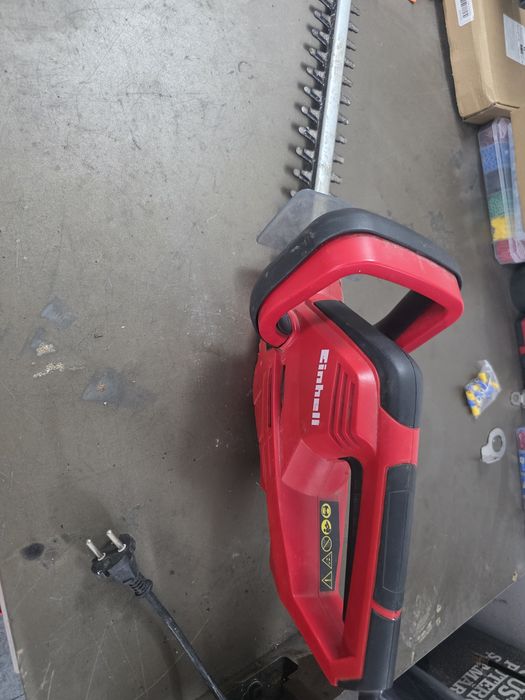 Foarfeca electrica tuns gard viu