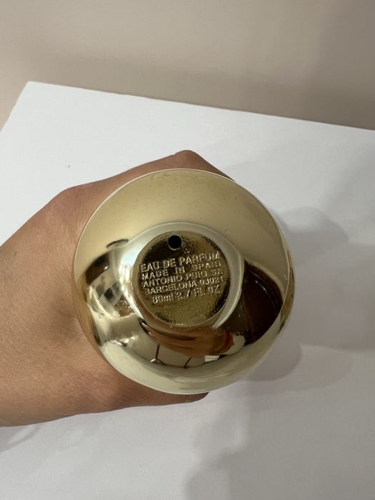 Carolina Herrera 212 Vip и Al Haramain Amber Oud Gold Edition парафюми