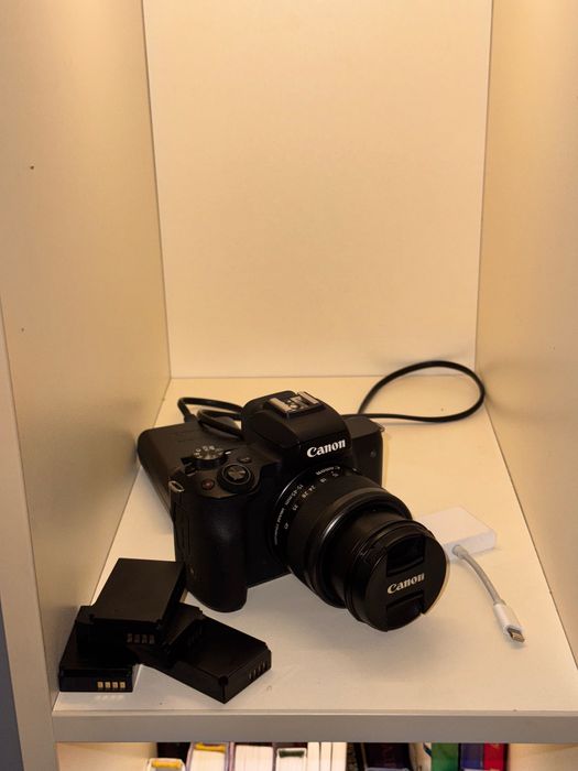 Canon EOS M50 в хорошем состоянии