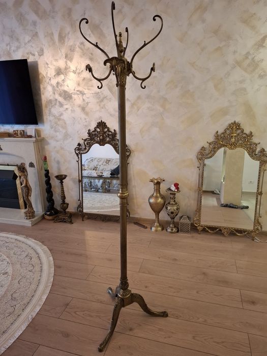 Cuier bronz stil baroc 1,80 cm.