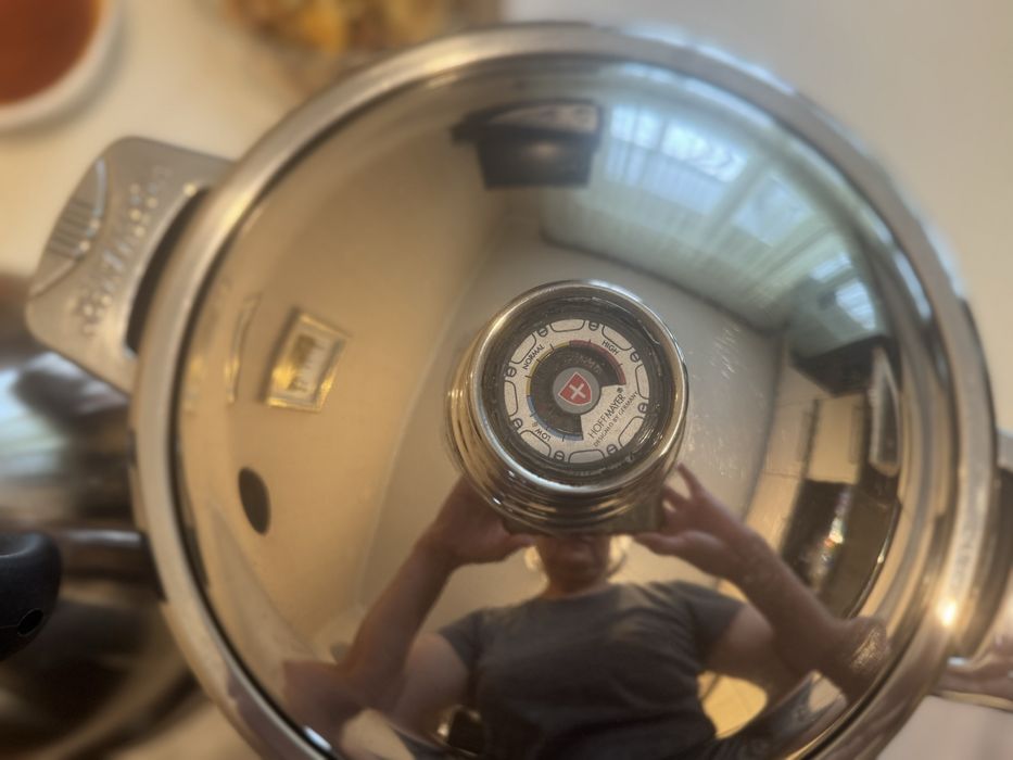 Металл хороши чайник и кастрюль