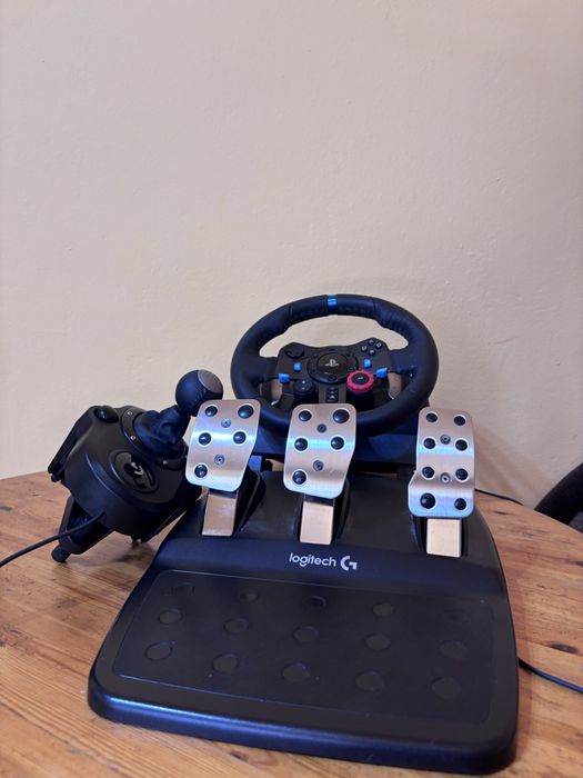 Vând volan loghitech G29