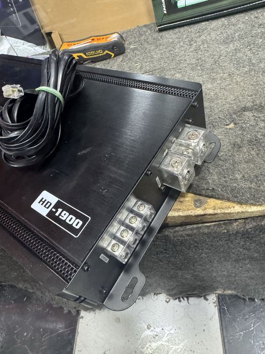 Усилитель Aria rms 1900
