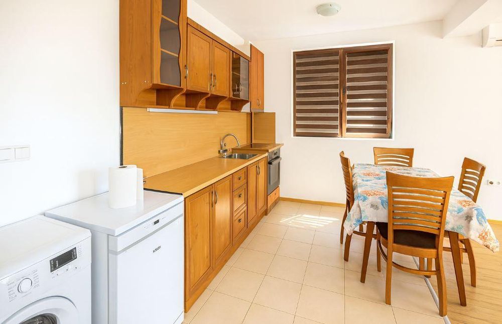 Дава се под наем Двустаен апартамент в Варна, Бриз - 74 кв.м за 500 € - Снимка #1