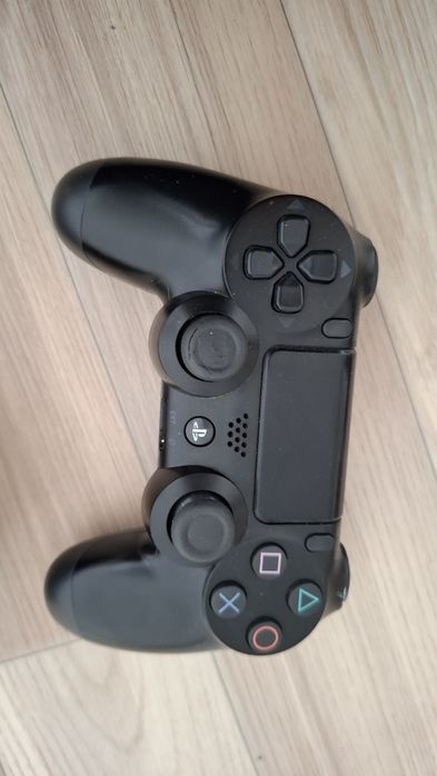 PS4 slim 500gb + 2 джостика
