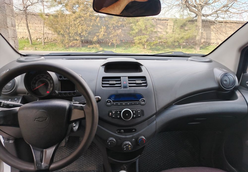 Spark 2016 mexanika 1 pozitsa benzin