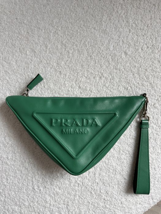 Кожаный клатч Prada