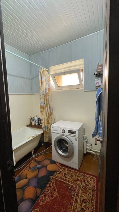 Срочно продаётся своя квартира  8 микрорайоне 79 дом