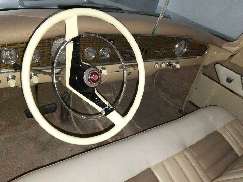 Автомобиль ГАЗ - 13 Чайка 1970 г Черная