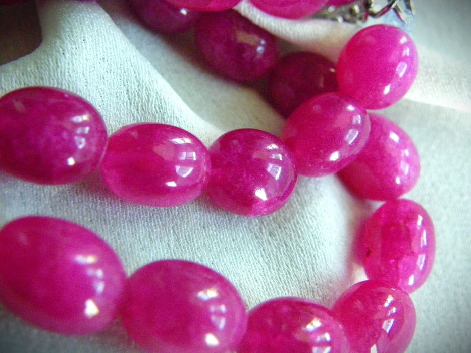 Гердани от изумруди и рубини, Камбоджа