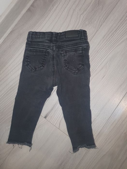 Blugi bebe 6-12 luni