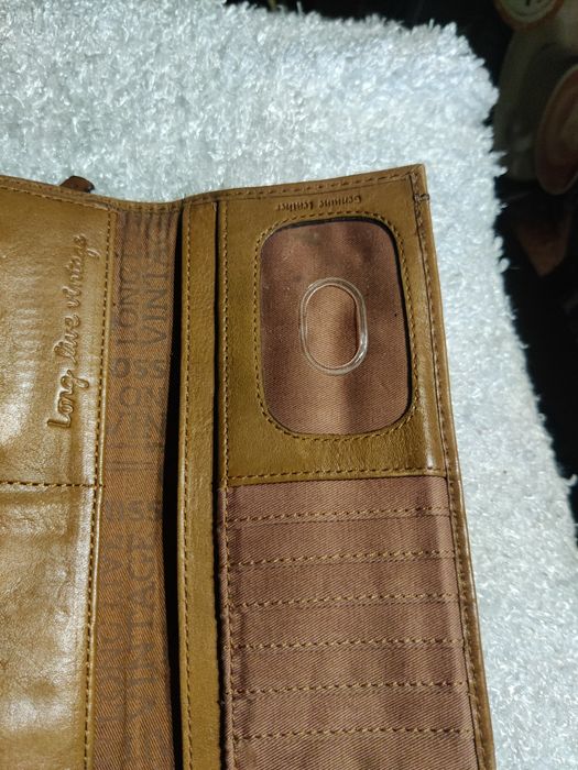 Дамски кожени портмонета