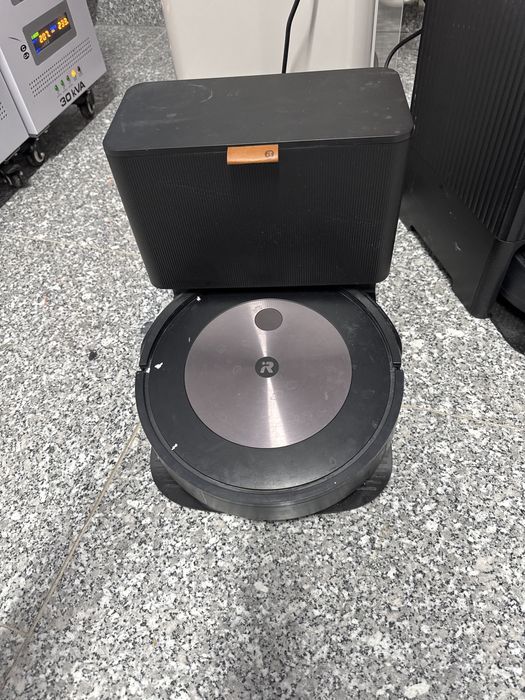 Robot aspirator iRobot Combo j5+ stricat