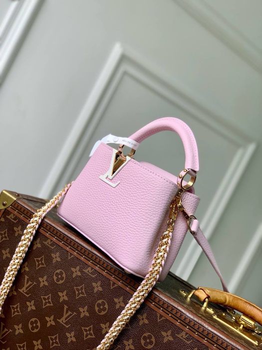 Geanta Louis Vuitton Capucines BB