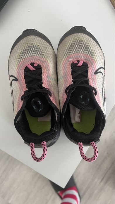 Adidasi nike marimea 26