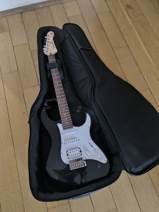 Chitară electrică Yamaha Pacifica – stare foarte bună + husă inclusă