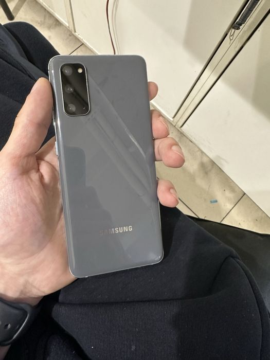 Продам samsung s20 128GB