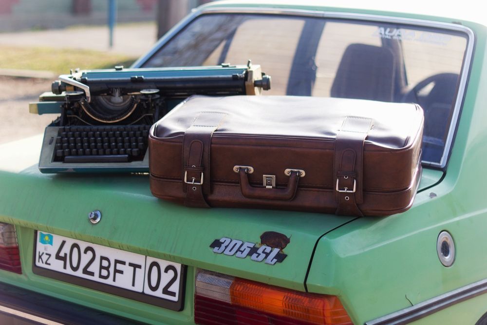 Кожаный, советский чемодан