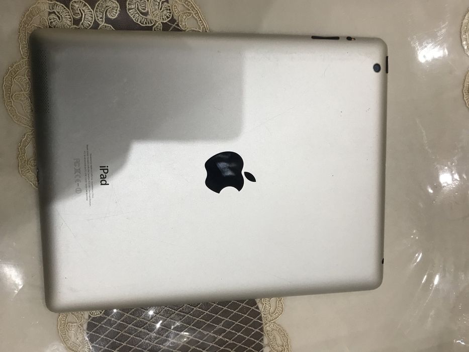 Ipad 4 32 gb в среднем состояние