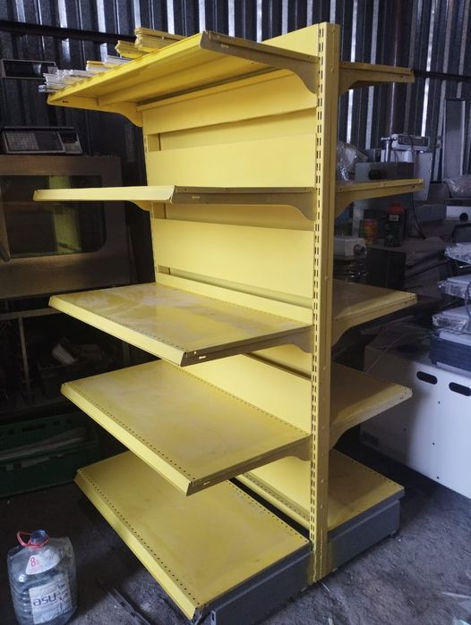 Витрина  металлическая