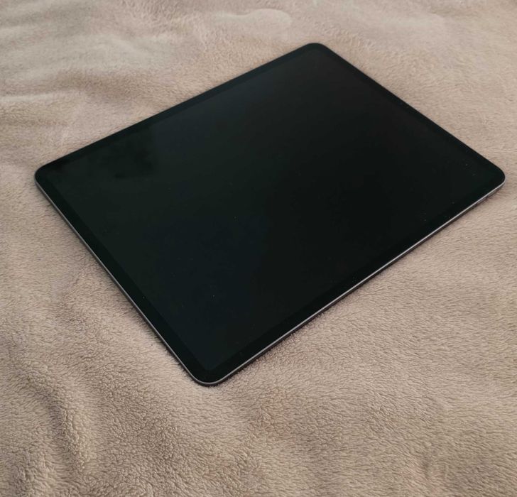 Apple iPad Pro 12.9” – перфектно състояние + Apple Pencil – подарък