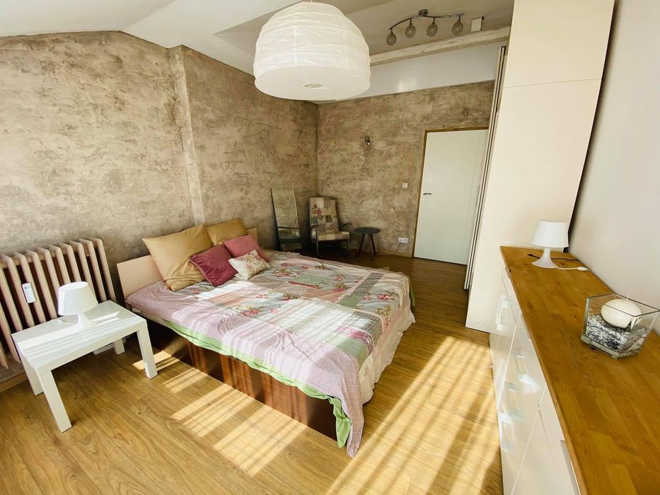 Tристаен апартамент в ж.к. Оборище