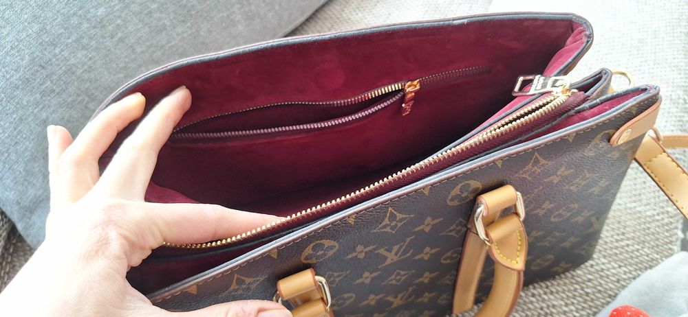 Стилна дамска чанта