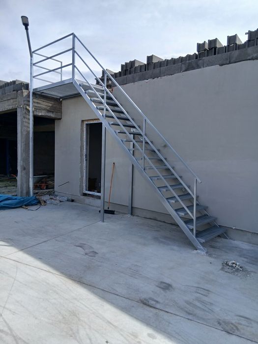 Confecționam la comandă porț,i garduri, balustrade