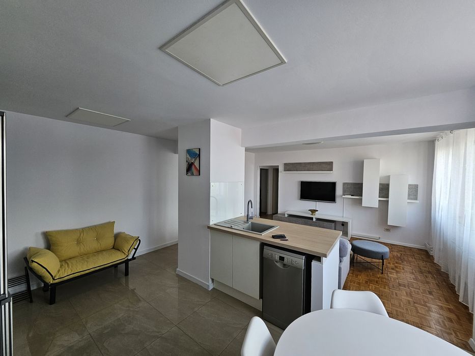 Proprietar inchiriez apartament 3 camere ultracentral