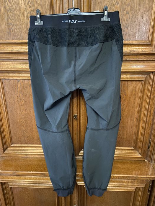 Vând pantalon FOX Flexair 34 Rezervat