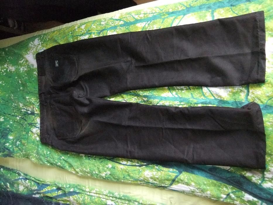 дънки тъмно кафяви