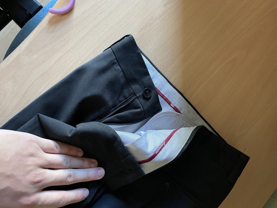 Продам школьную форму (Бордовую)