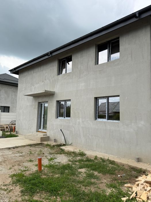 Casa 4 camere in Slatina
